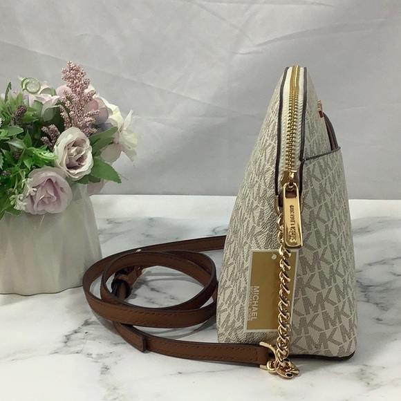 NWT Michael Kors Jet Set Medium Crossbody Leather Handbag (VANILLA) - Picture 2 of 6